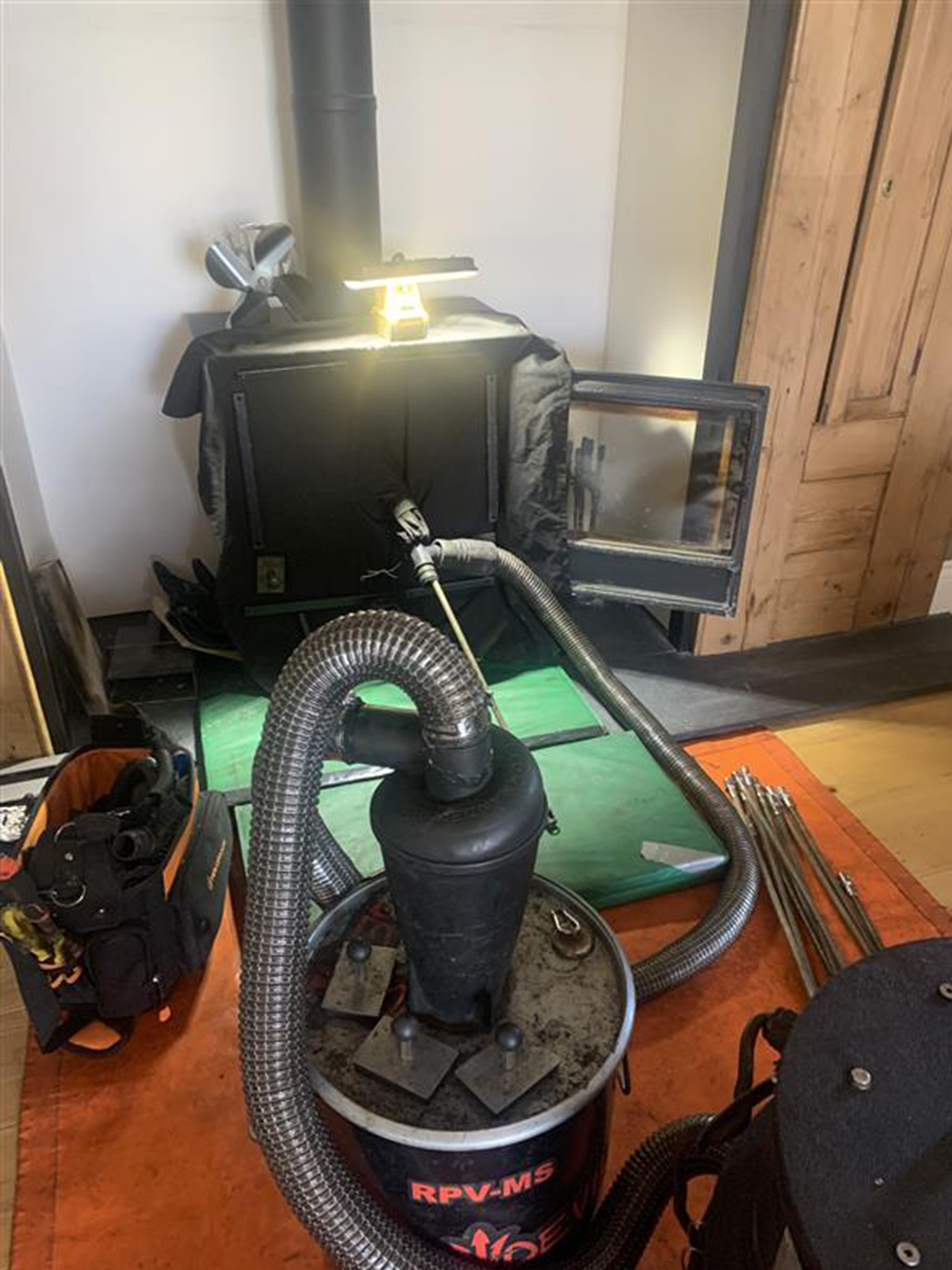 Sweeping stove in Ryton